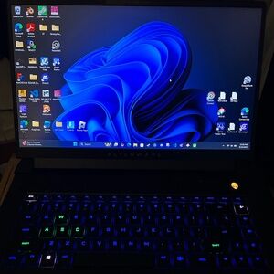 Alienware m15 R6 Intel i7, RTX 3070, 1TB SSD, 16 GB RAM